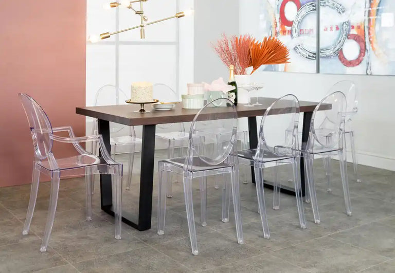 CLEARLY STYLISH DINING