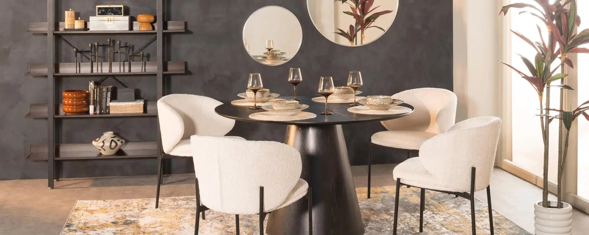 TIMELESS DINING CHIC