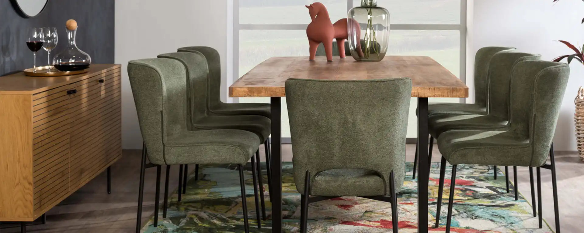 GREEN SERENITY: A DINING ROOM OASIS